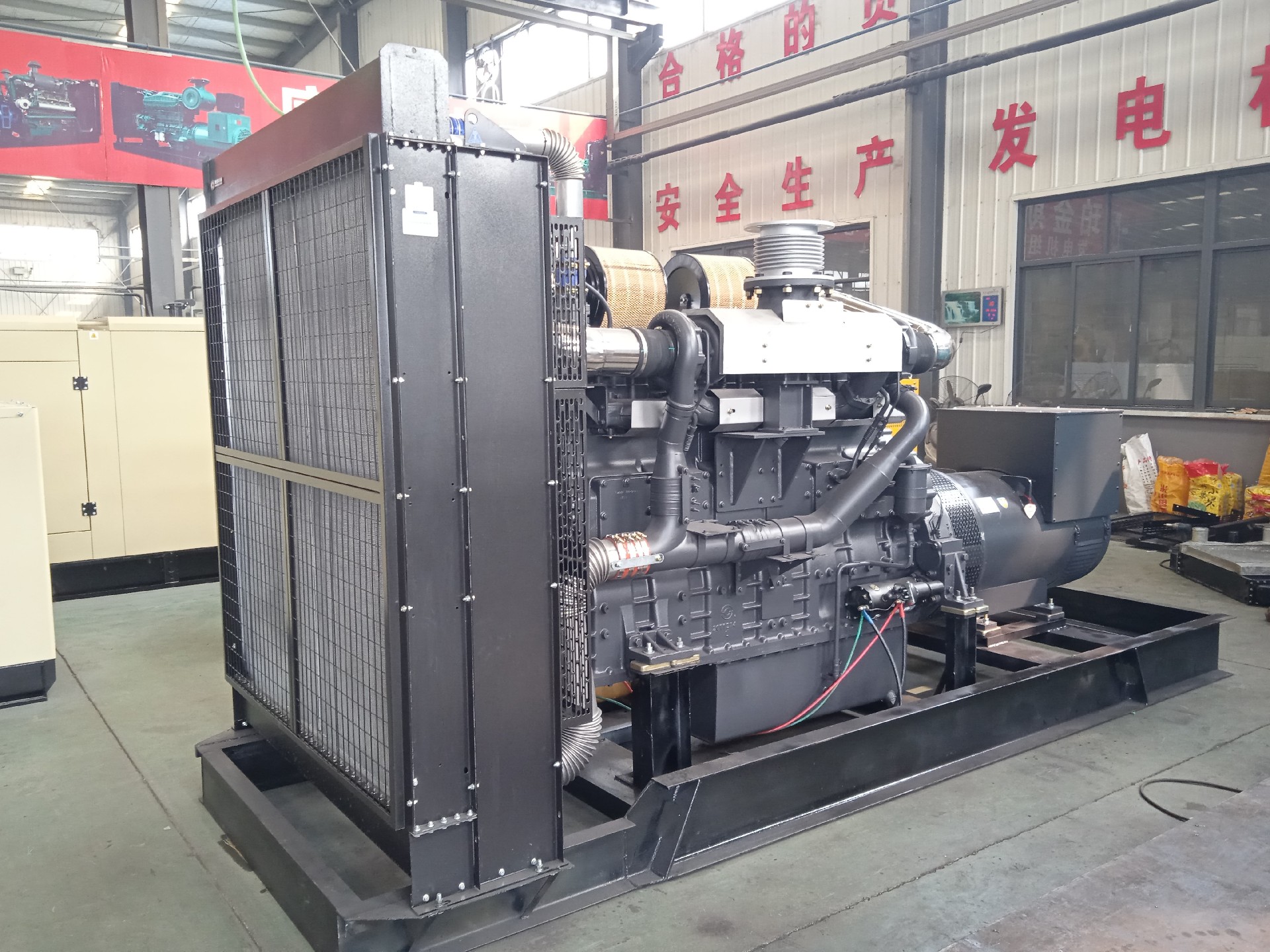 800kw康明斯KTA38-G2A机组 (4).jpg
